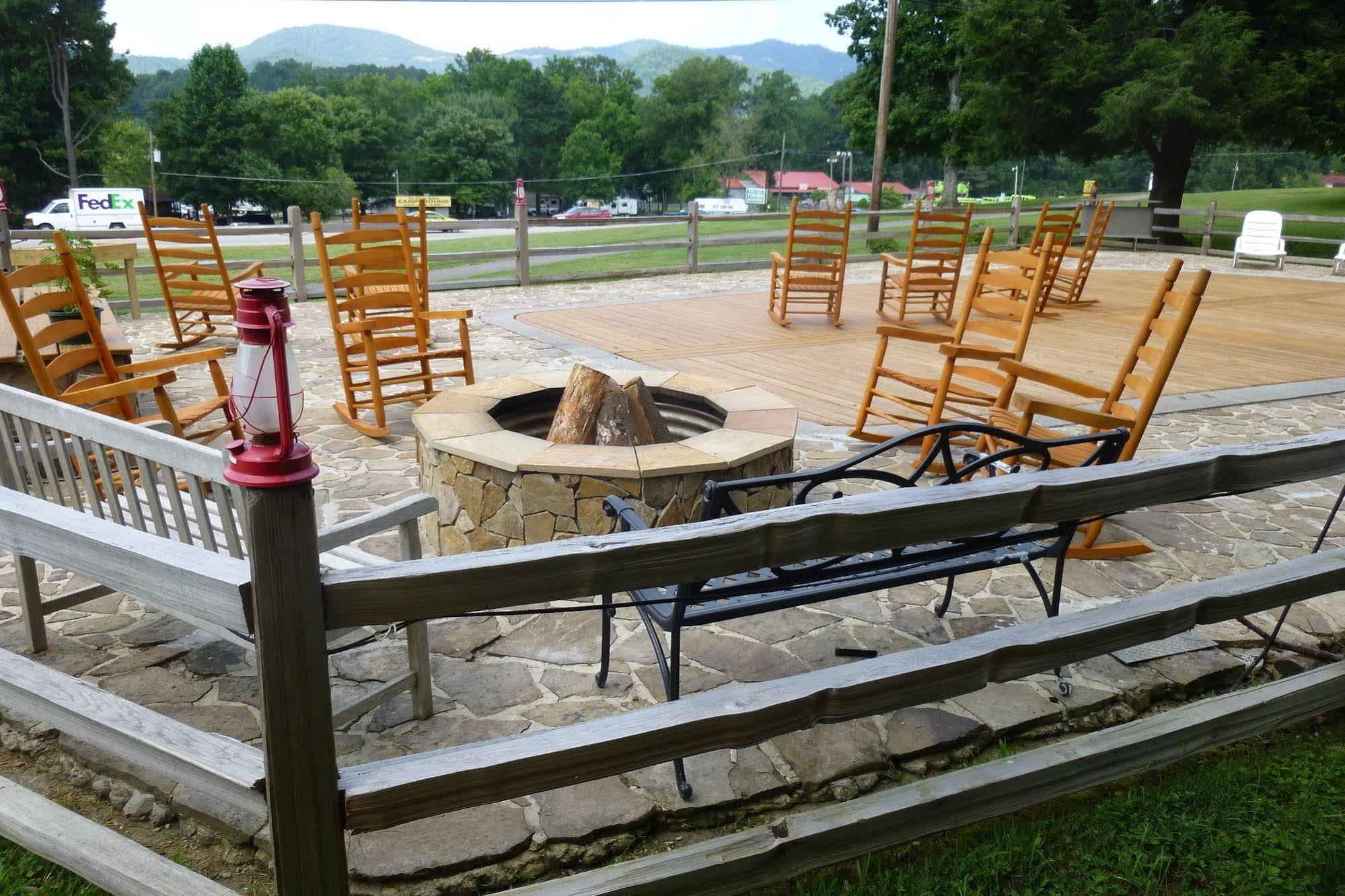 Townsend Gateway Inn Экстерьер фото